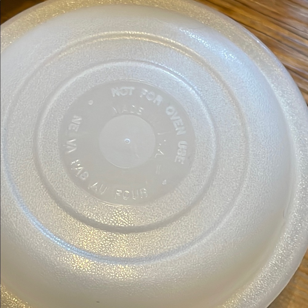 Tupperware White Cookware Set with Ridged Texture - Picture 3 of 6